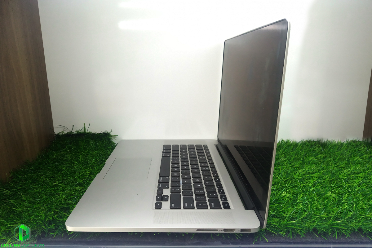 Macbook Pro Rentina 2012 15Inch | i7 2,3GHz | RAM 8GB | SSD 256GB | GT 650M