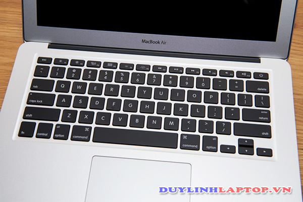 Macbook Air 13.3'' 2015 MJVE2 cũ (CPU i5 1.6 Ghz, Ram 4G, SSD128GB, Card Intel HD 6000, Pin 4h)