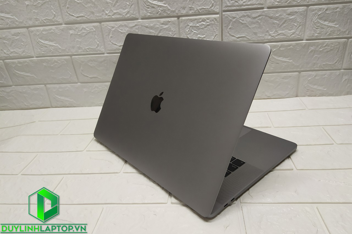 APPLE MACBOOK PRO (15,6”, 2019) MV922/ SILVER - i7