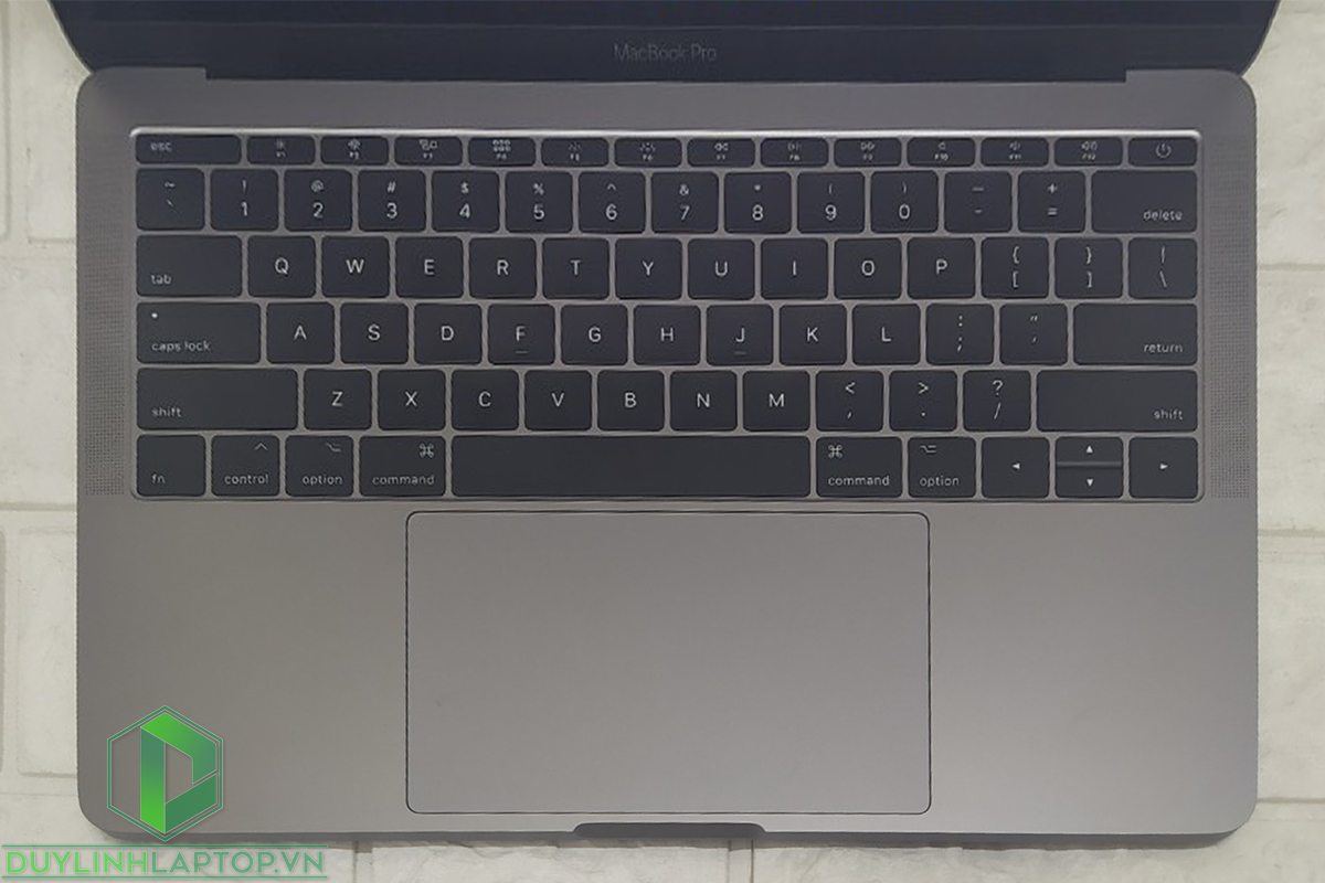 Macbook Pro 2017 | i5 | RAM 8GB | SSD 128GB | 13Inch UHD