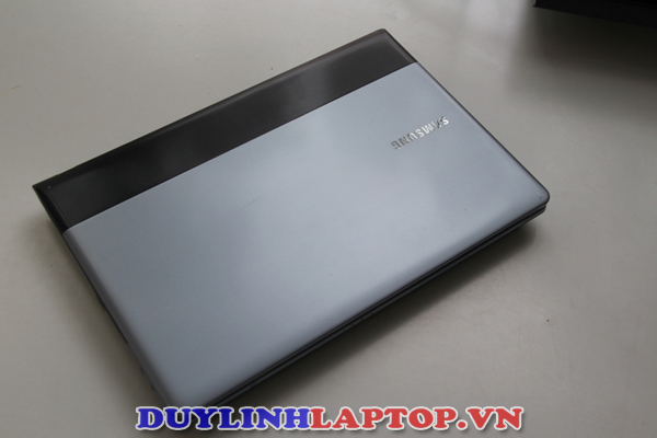 Laptop cũ Samsung NP300E (i3 3110M/ RAM 2G/ HDD 500G/ Màn 14.0/ Pin 2h)