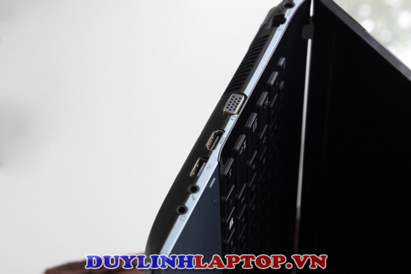 Laptop cũ Samsung NP300E (i3 3110M/ RAM 2G/ HDD 500G/ Màn 14.0/ Pin 2h)