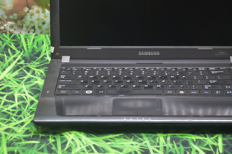 Laptop-Samsung-R439-2