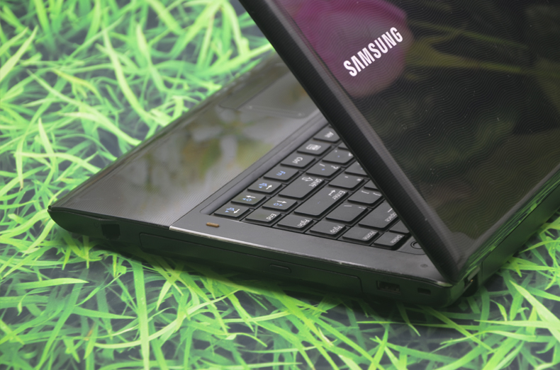 Laptop-Samsung-R439-8