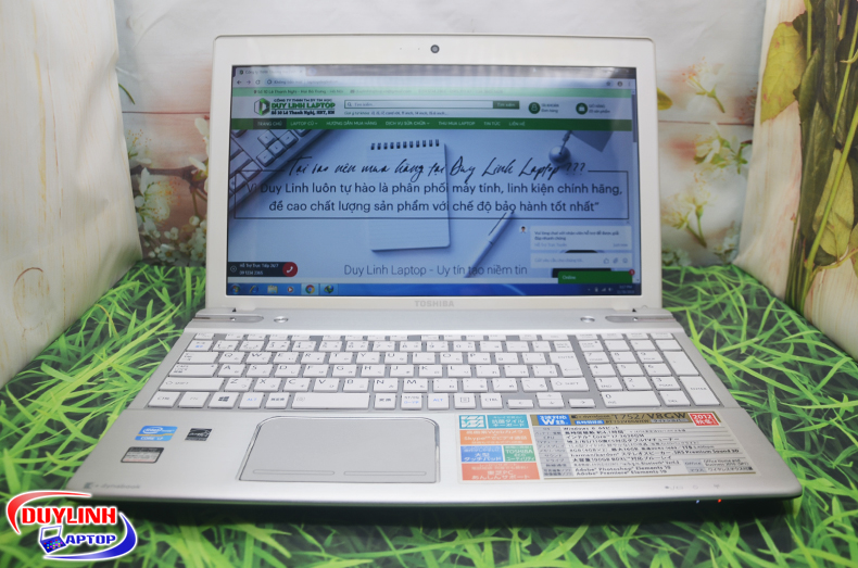 Toshiba-Dynabook-T752-1