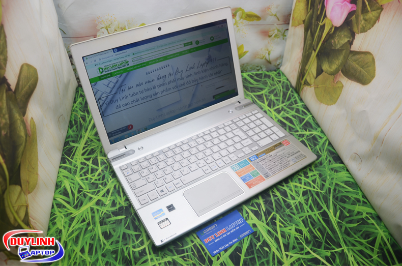 Toshiba-Dynabook-T752-2